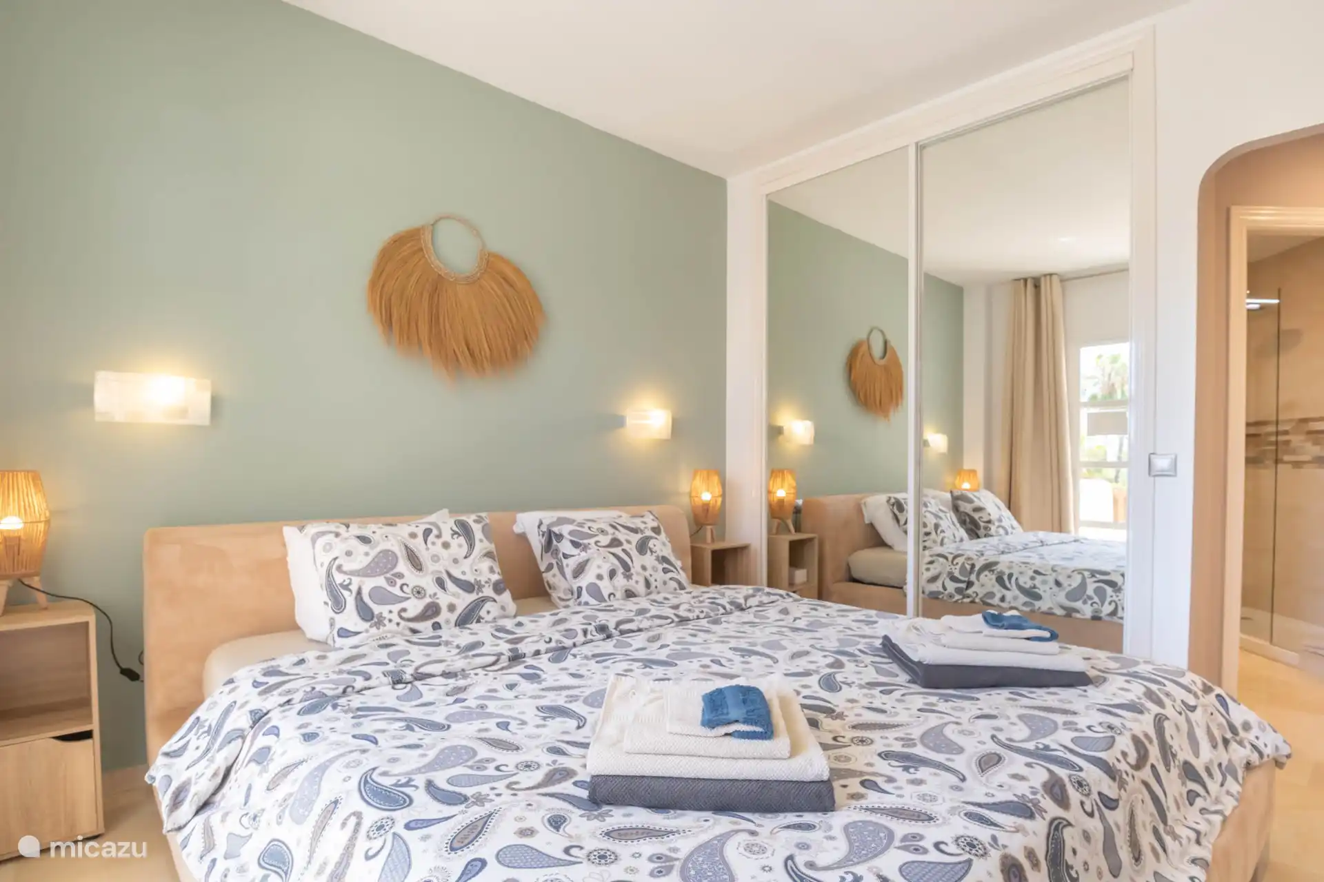 lit de chambre 1,80 x 1,90