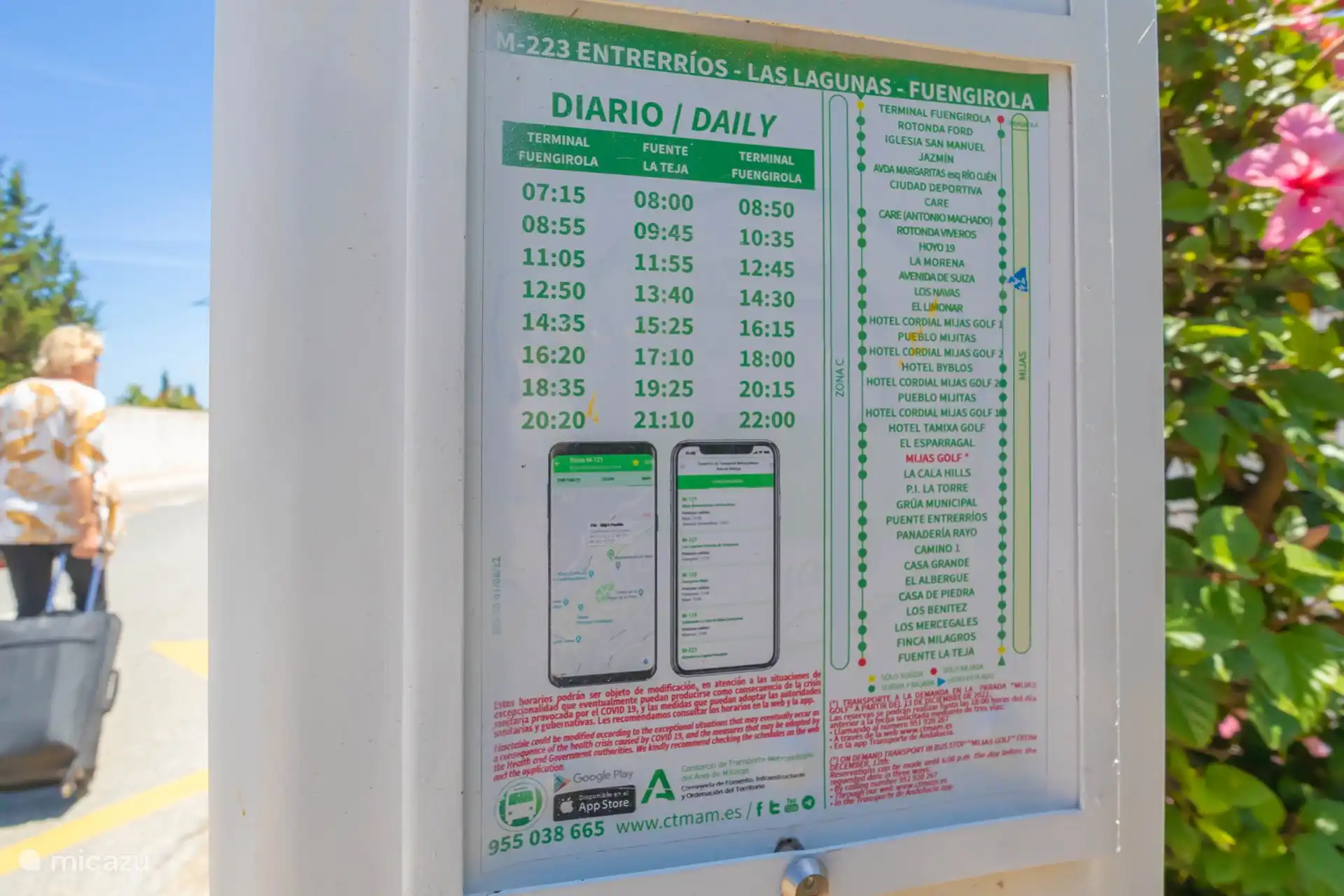 Arrêt de bus devant la porte