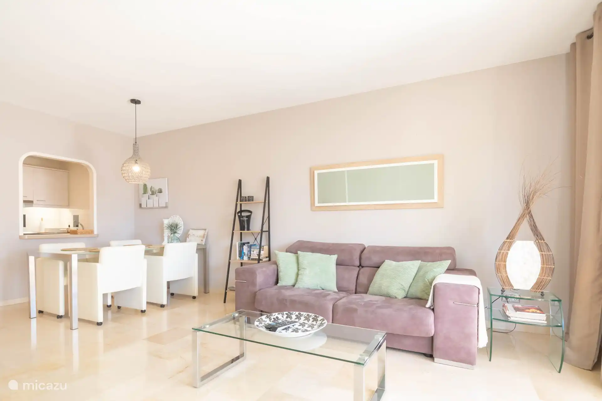 canapé-lit pour les 2 personnes supplémentaires