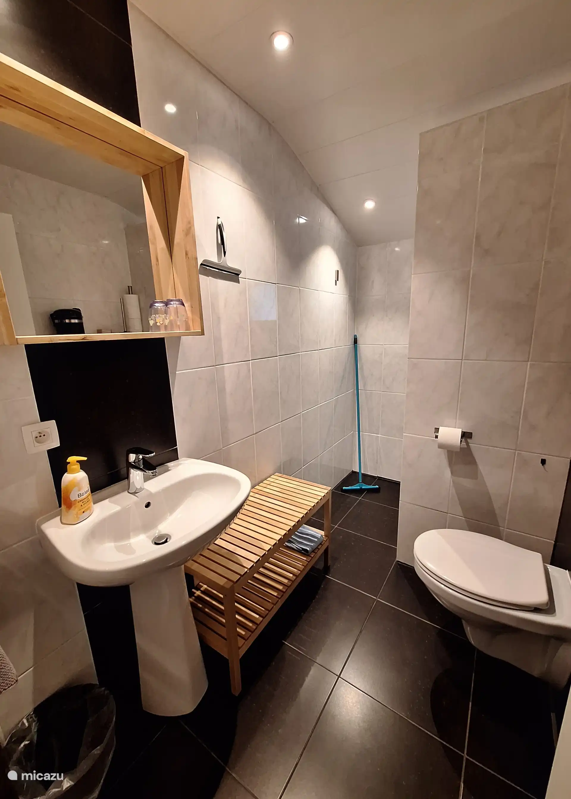 Badezimmer1 im Obergeschoss