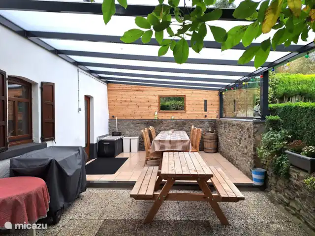 Location de Vacances Belgique, Ardennes, Burg-Reuland, maison de vacances - Maison de biscuits Terrasse couverte avec BBQ