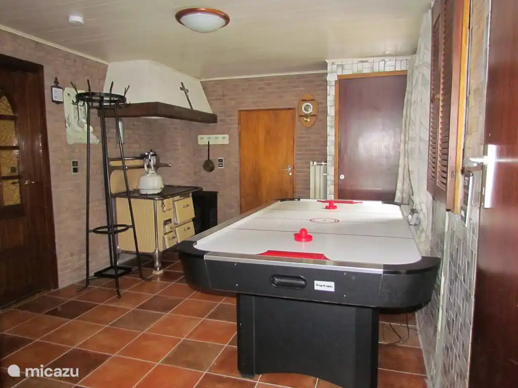 Eingang Air-Hockey-Tisch