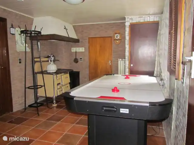 Location de Vacances Belgique, Ardennes, Burg-Reuland, maison de vacances - Maison de biscuits Table de air hockey d'entrée
