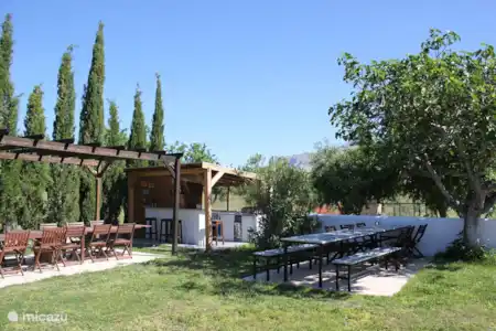 Vakantiehuis Spanje, Andalusië, Velez Rubio boerderij Casa Paco Deel tuin met buitenbar
