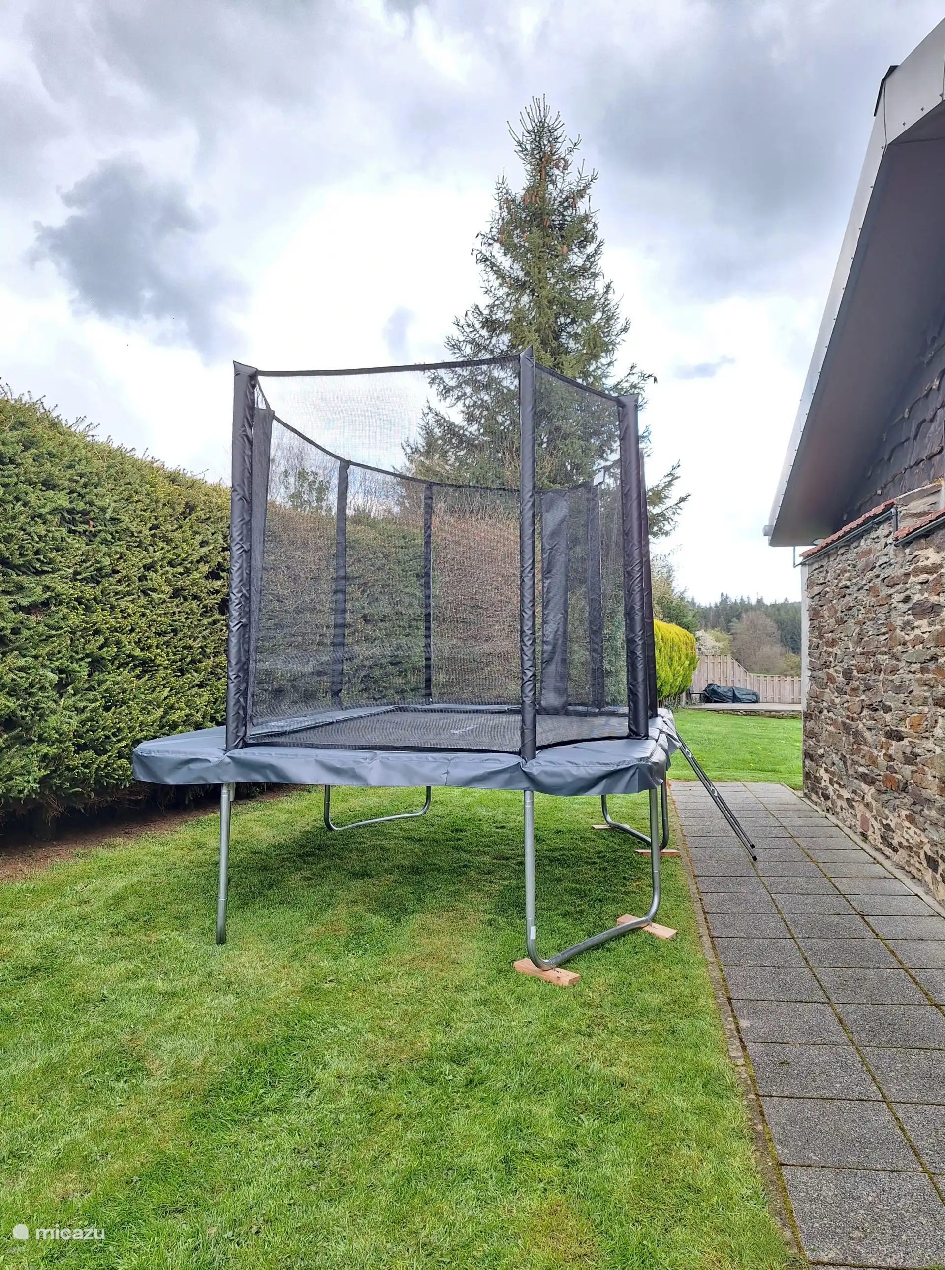 Trampoline