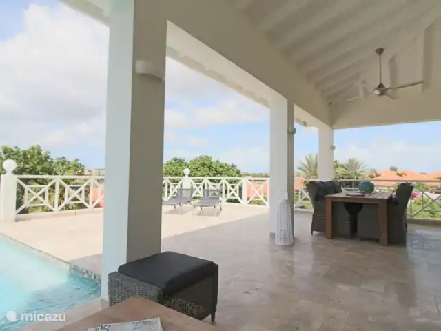 Nieuwe ruime woning met zeezicht huren in Curaçao, Curacao-Midden, Blue Bay - villa Buiten porch