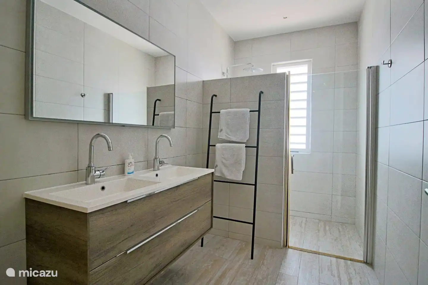 salle de bain en bas