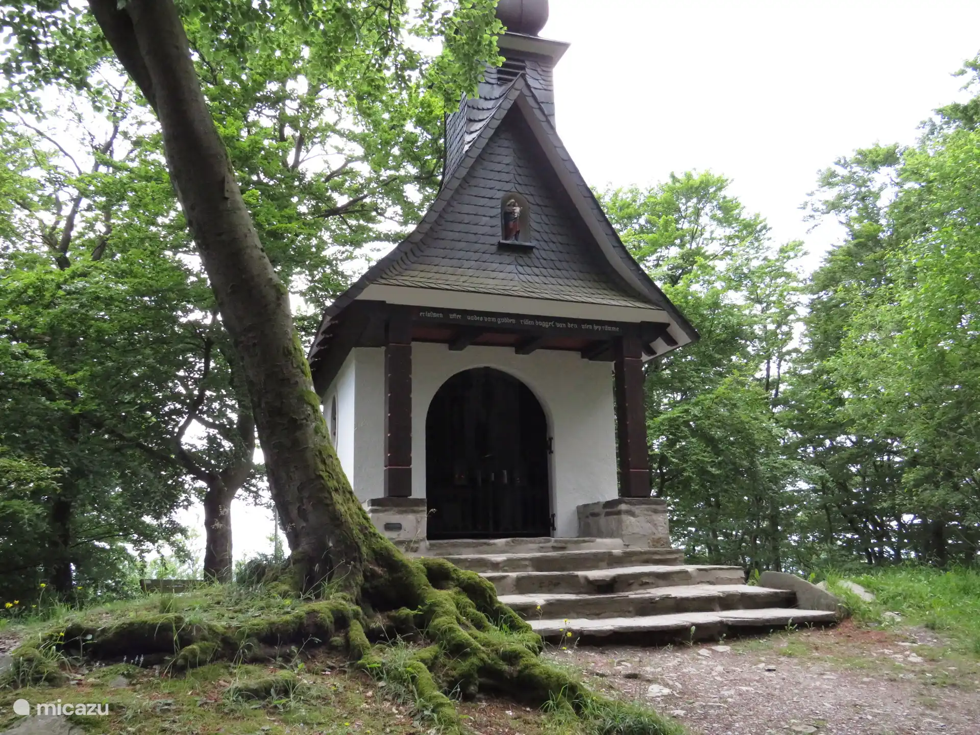 Eine wunderschöne Kapelle an einem Spazierweg.