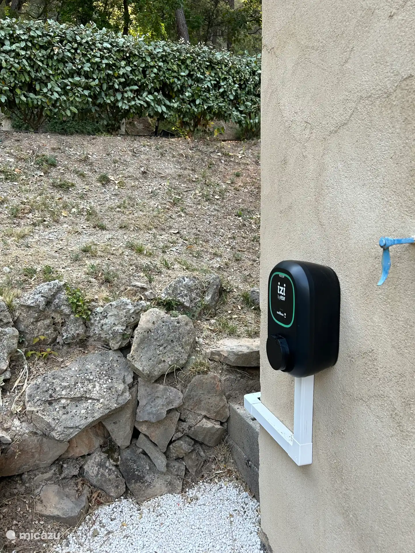 Sie können Ihr Elektroauto am Haus aufladen. Wallbox, 7,4 KwH. 
