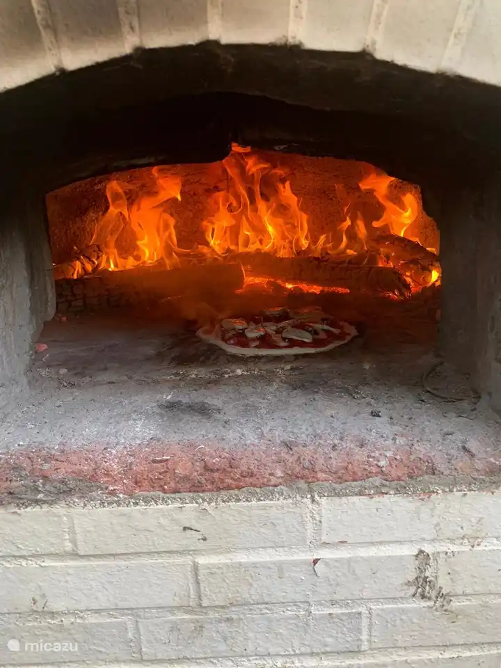 Backen Sie Ihre eigenen Pizzen!