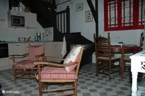 Eethoek voor 4 a 5 personen.