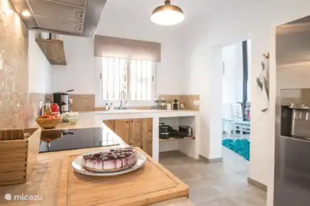 Maison joliment meublée avec tout le confort