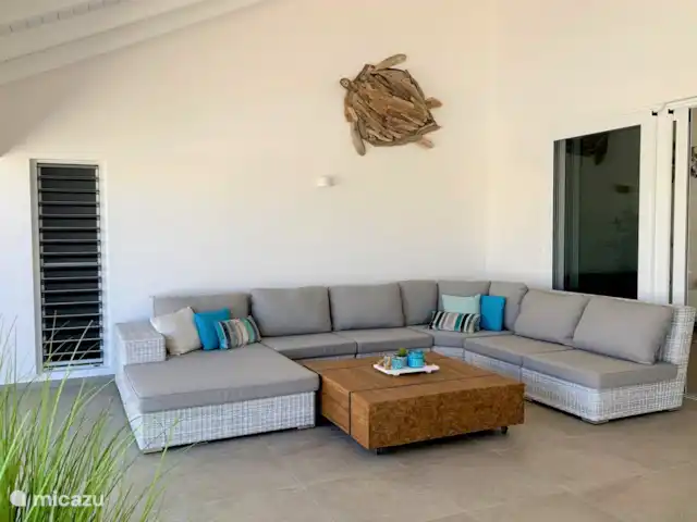 Villa supérieure Soleada, Vista Royal | Curaçao, Banda Ariba (est), Jan Thiel - villa Porche couvert avec salon
