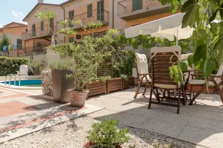 Vacation rental Italy, Umbria, Castel Ritaldi holiday house Casa Verde garden
