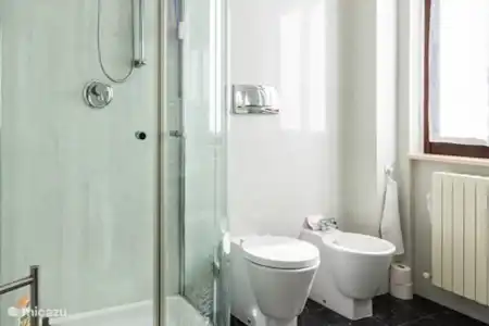 Vacation rental Italy, Umbria, Castel Ritaldi holiday house Casa Verde example of a bathroom