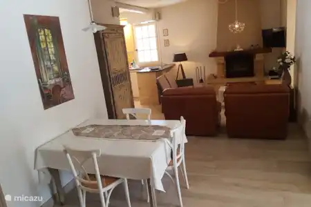 Vakantiehuis Frankrijk, Gard, Uzès vakantiehuis Histoire d'Yllias eetplaats living