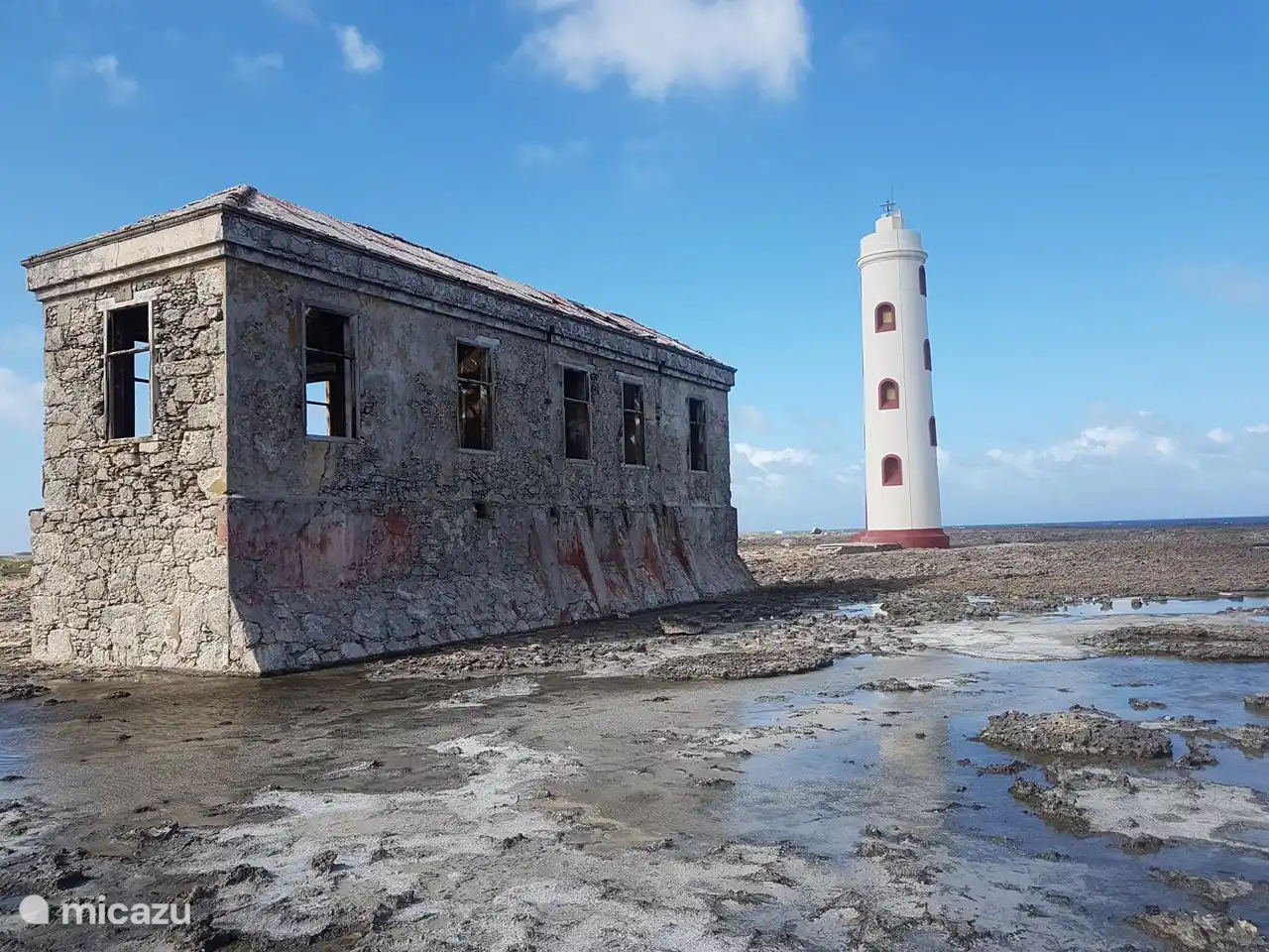 ancien phare avec maison du gardien du feu