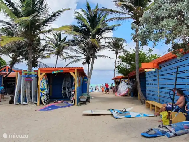 studio huren in Bonaire, Bonaire, Belnem – Kas Oleifi Jibe city een van de windsurfcentrums
