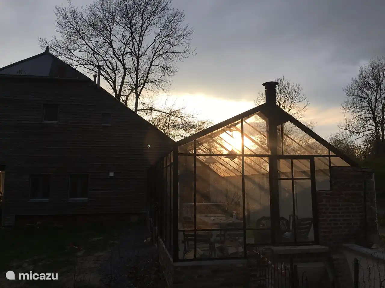 Abendsonne über Grange und Orangerie