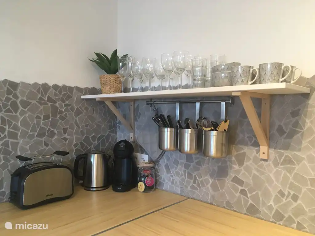 Küche: Kaffeemaschine, Wasserkocher, Toaster