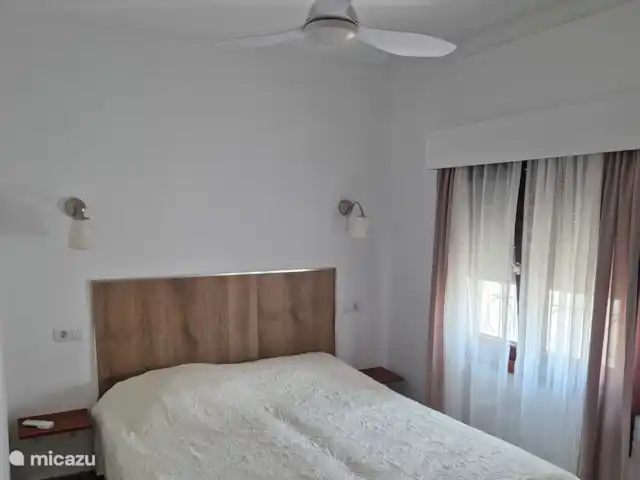 Casa Pescador 'Triadors' Vinaròs en España, Costa del Azahar, Vinaroz - casa vacacional Bonito dormitorio para 2 personas con ventilador, cama de 160x200