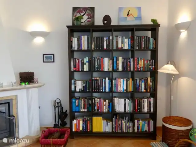 Villa Laranjeira en Portugal, Algarve, Albufeira - villa Librería con más de 200 libros