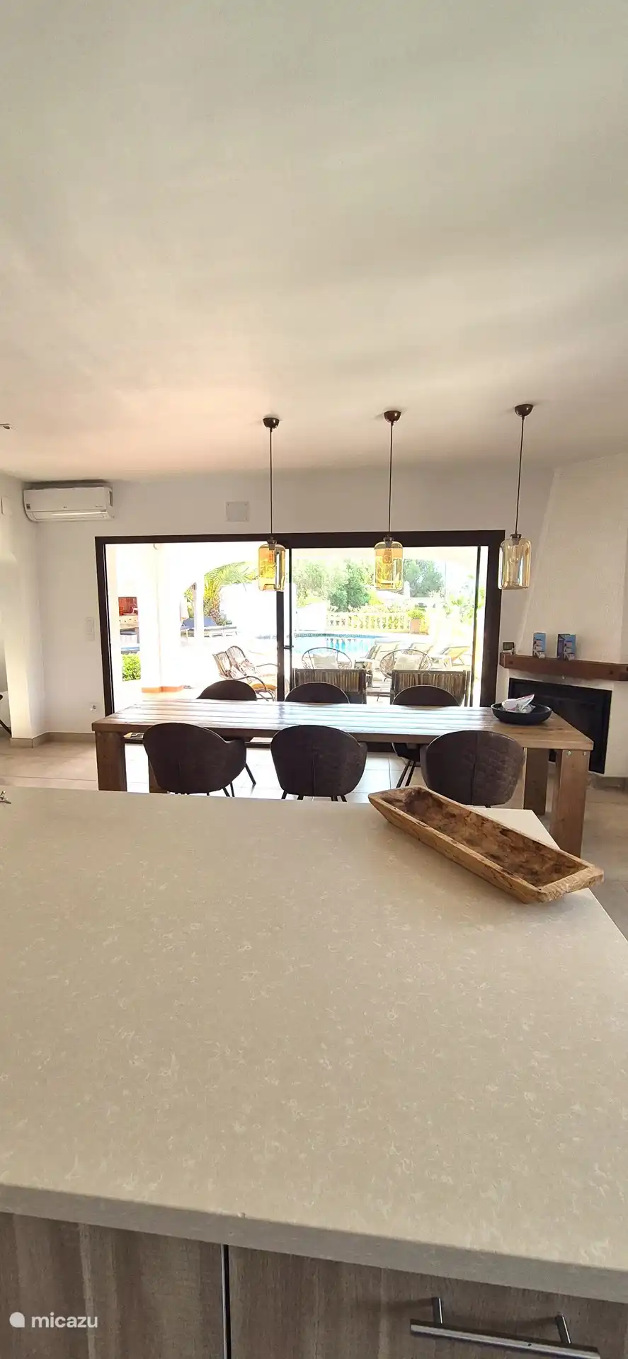 NEW LARGE WINDOW