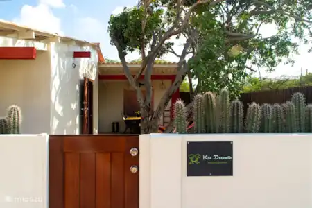 Vacation rental Bonaire, Bonaire, Kralendijk apartment Kas Despacito Front picture