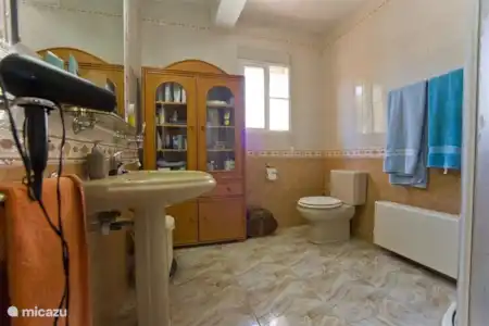 Vakantiehuis Spanje, Costa Blanca, La Nucia villa Villa Rubia badkamer