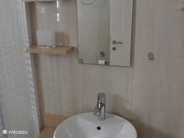 Stroungitsa Villa | Grèce, Péloponnèse, Kamaria-Finikounda - villa Lavabo design dans toutes les salles de bain