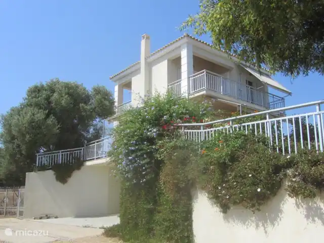 Stroungitsa Villa | Grèce, Péloponnèse, Kamaria-Finikounda - villa Accès au garage