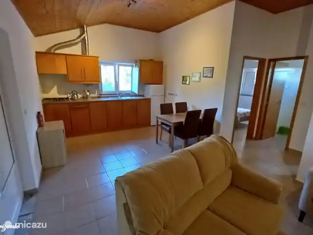 Location de Vacances Portugal, Setúbal, Santiago do Cacém, maison de vacances - Casa Borboleta Eco & Nature Salon avec cuisine ouverte