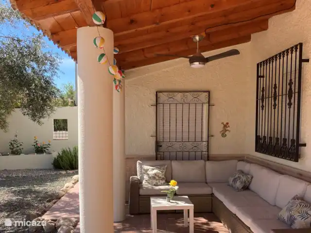 Finca Mi Casita | Espagne, Andalousie, Velez Rubio - finca Porche avec coin salon.