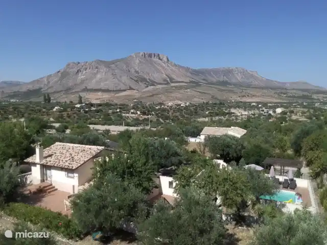 Finca Mi Casita | Espagne, Andalousie, Velez Rubio - finca Arrière-maison avec La Muela en arrière-plan