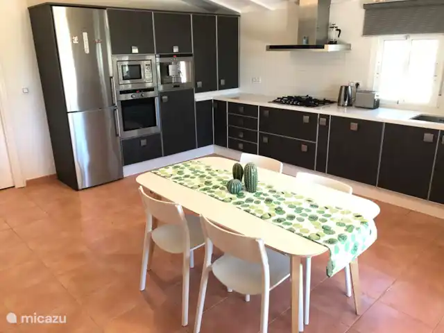 Finca Mi Casita | Espagne, Andalousie, Velez Rubio - finca Nouvelle cuisine avec four à convection, micro-ondes, cafetière, lave-vaisselle et réfrigérateur / congélateur.