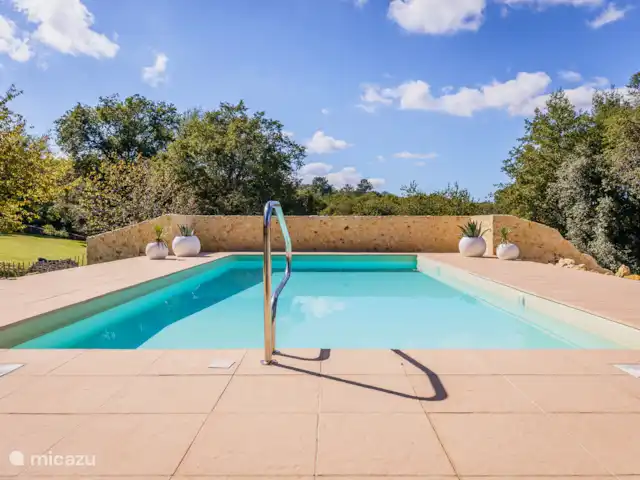 Lesgrabous huren in Frankrijk, Dordogne, Les Eyzies-de-Tayac-Sireuil - vakantiehuis Het zwembad