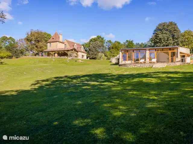 Lesgrabous huren in Frankrijk, Dordogne, Les Eyzies-de-Tayac-Sireuil - vakantiehuis De tuin