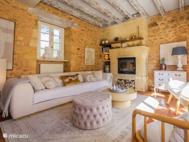 Lesgrabous huren in Frankrijk, Dordogne, Les Eyzies-de-Tayac-Sireuil - vakantiehuis Woonkamer