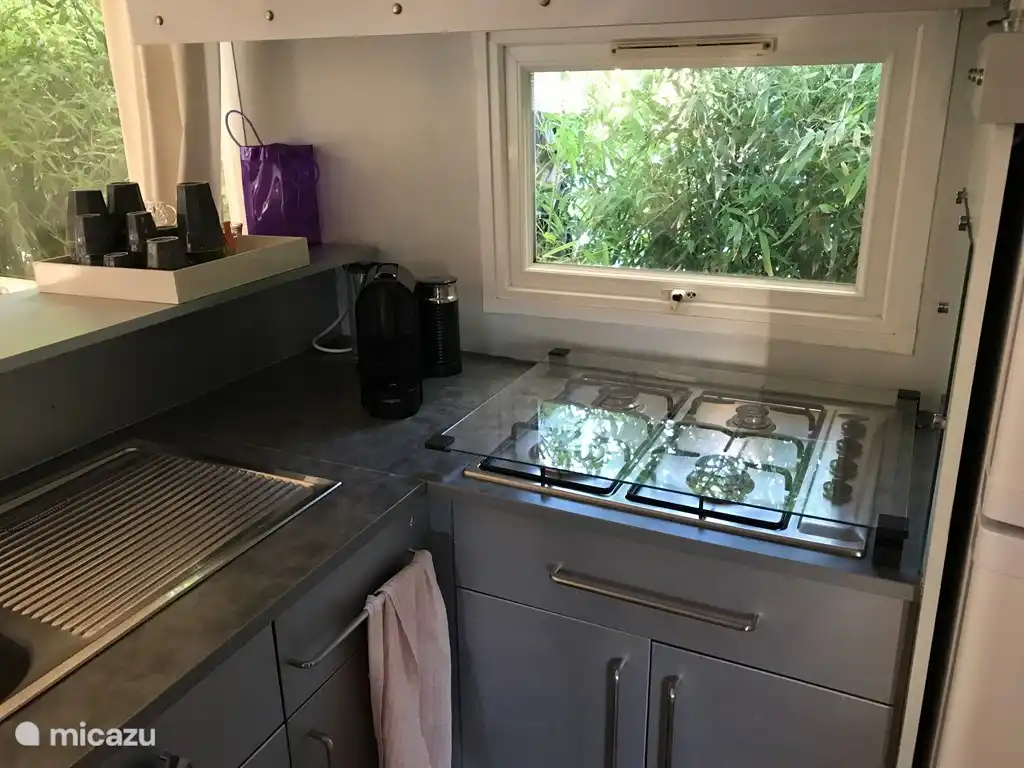 Keuken met Nespresso machine