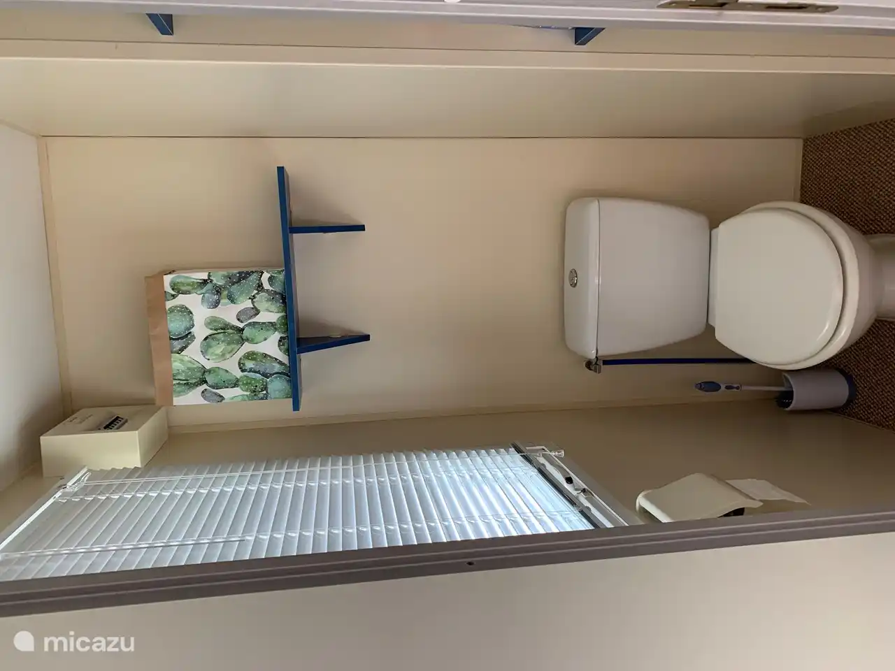 Zelfstandig toilet in. De Mobilehome