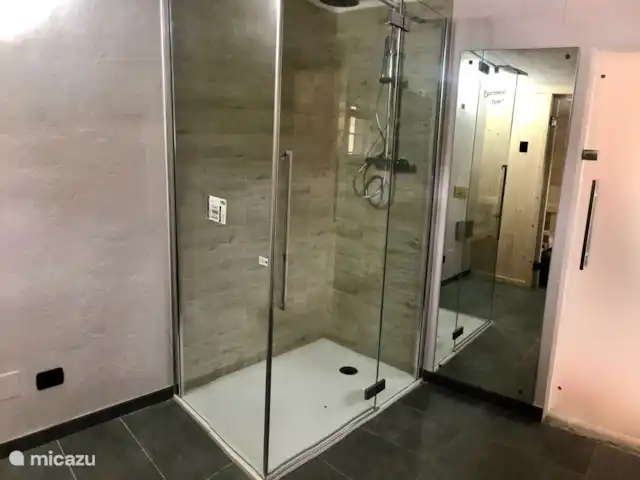 Location de Vacances Italie, Ligurie, Sarzana, villa - Villa Emozione cabine de douche