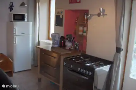 Vakantiehuis Frankrijk, Nièvre, Fâchin boerderij Les Bougnons Kookgedeelte