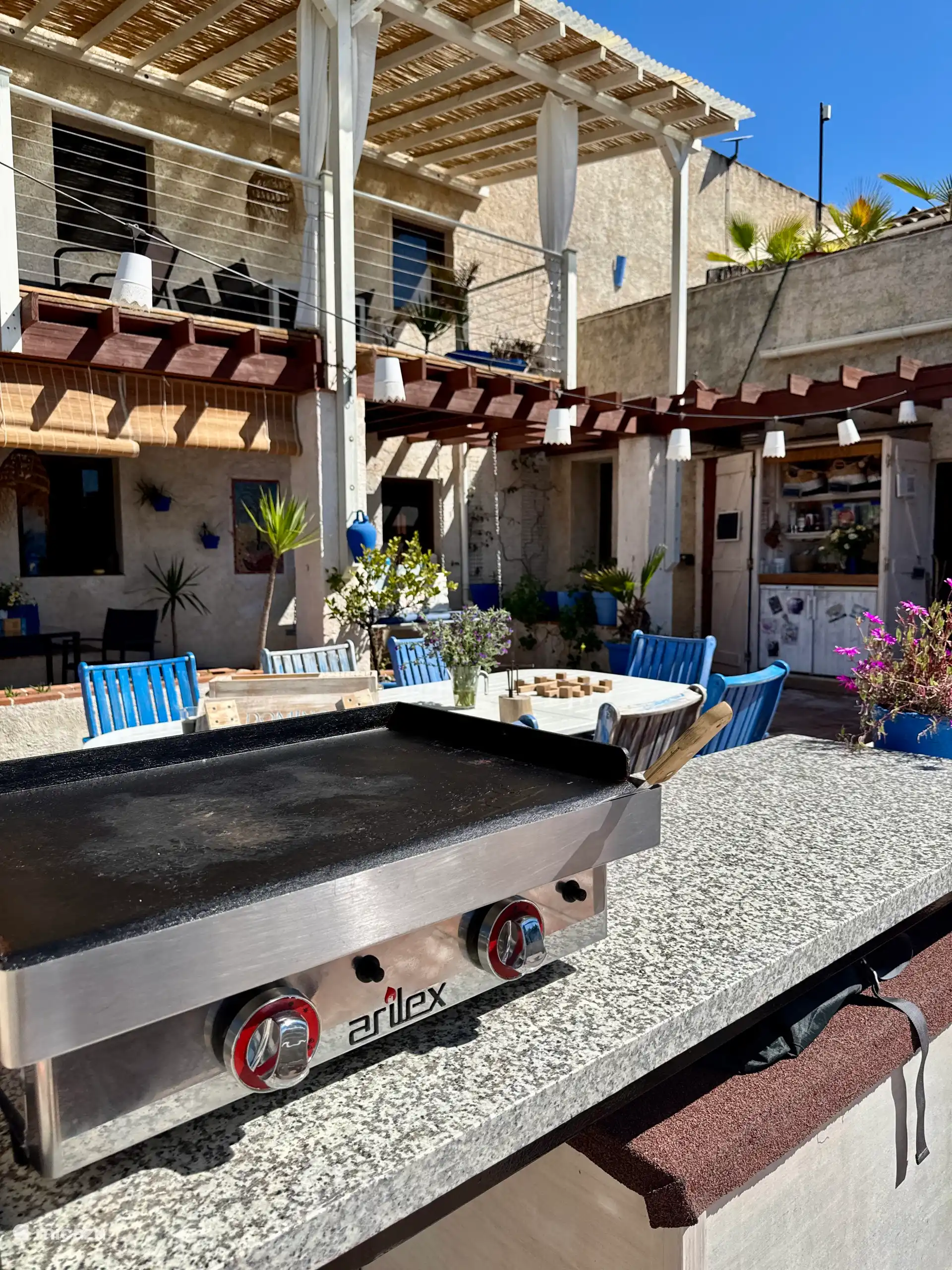 Gasgrill auf der Gemeinschaftsterrasse