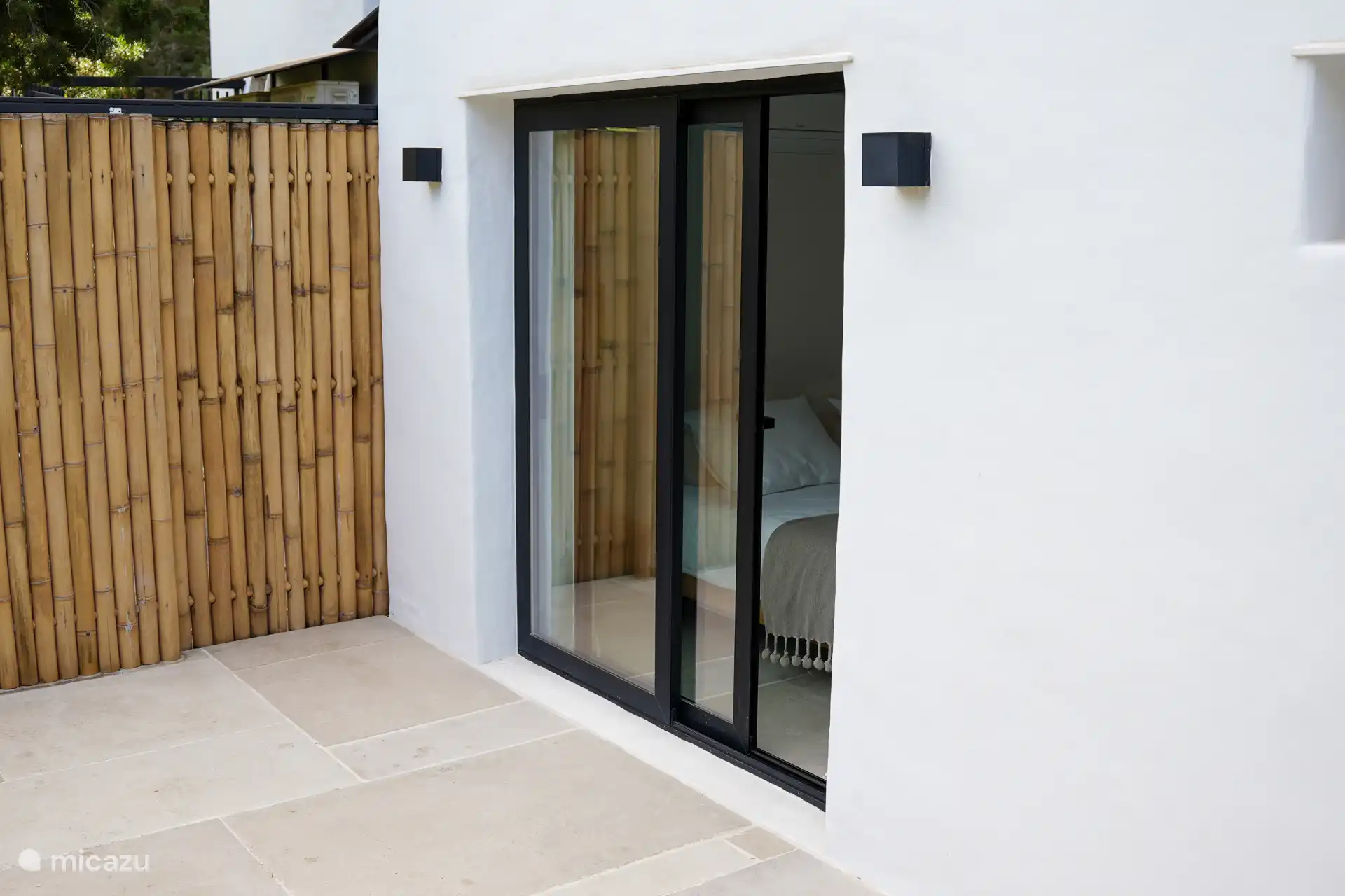 Terraza con asientos