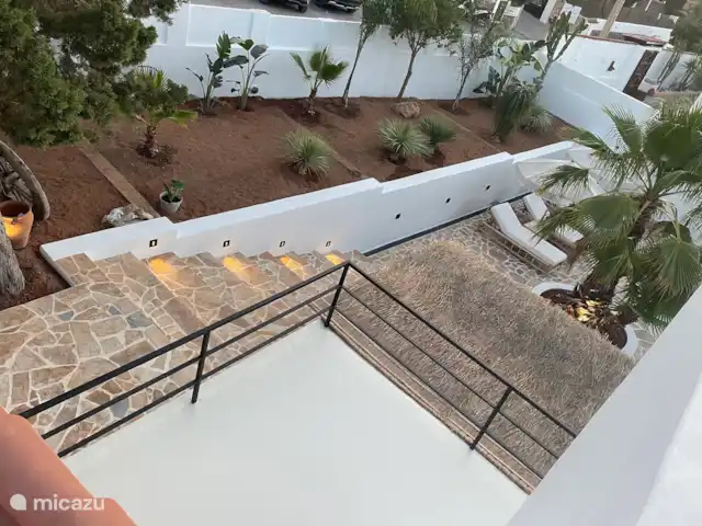 Location de Vacances Espagne, Ibiza, Sant Josep de sa Talaia, villa - Casa Makana Jardin tropical avec éclairage et terrasse avec transats