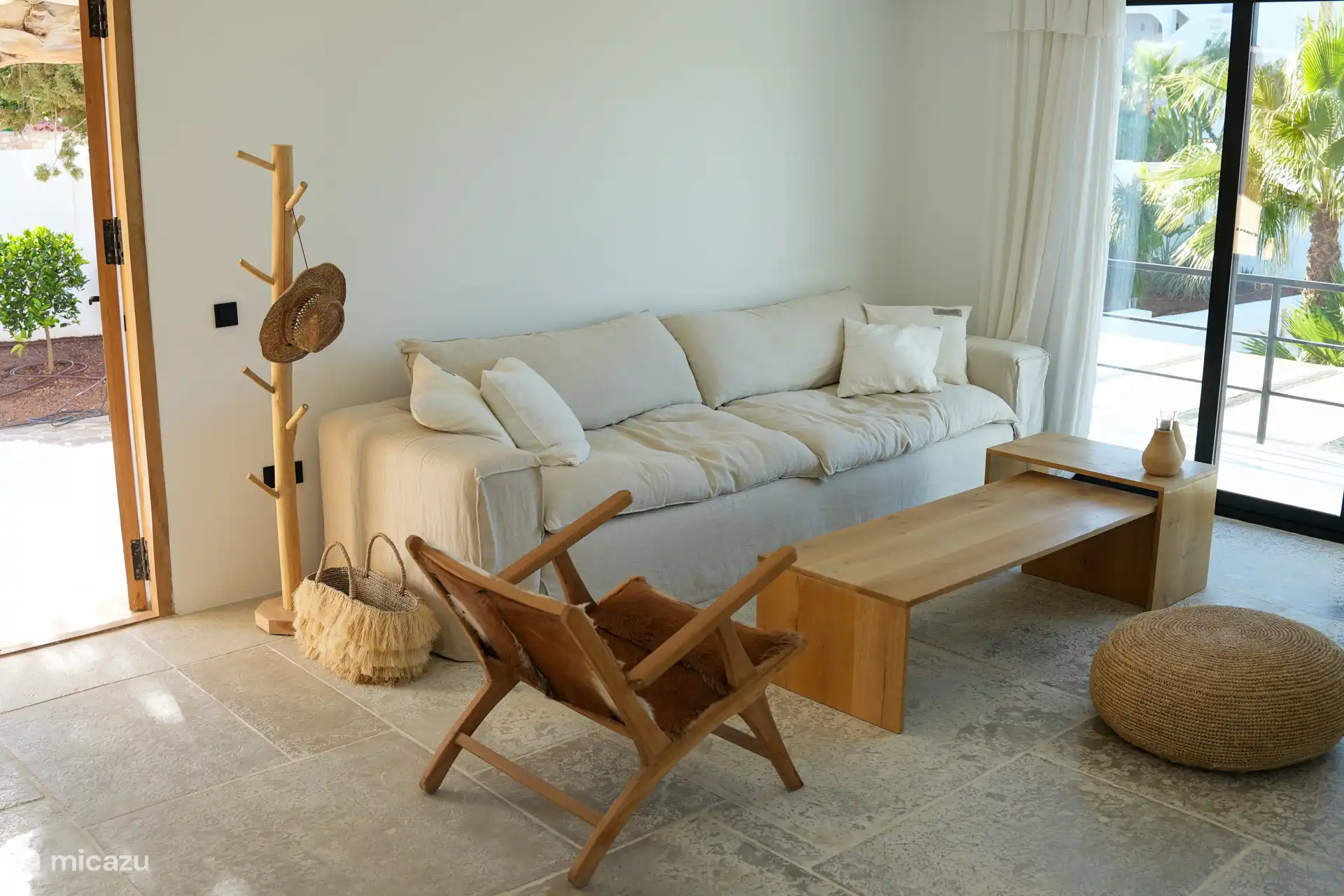 Spacious living room with lounge sofa 