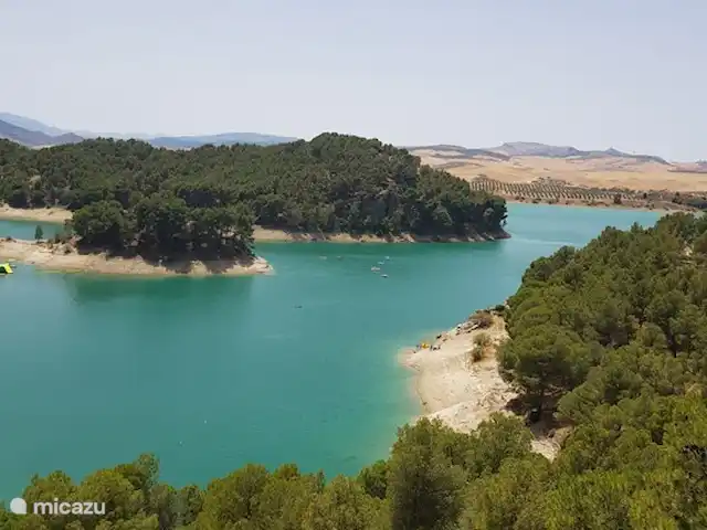 Finca Las Nuevas, Casa Maria Arriba | Espagne, Andalousie, Álora - finca Les lacs d'Ardales, où vous pourrez vous baigner, faire du pédalo, de la soupe et du canoë.