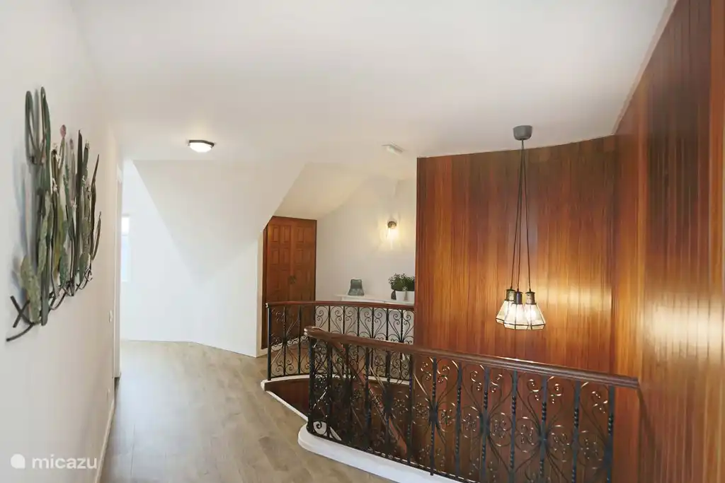 Room in beautiful villa. Swimming pool and unobstructed view.