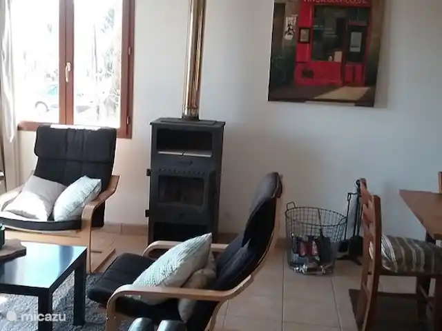 flor de pommiers en Francia, Nièvre, Fâchin - casa vacacional Sala de estar