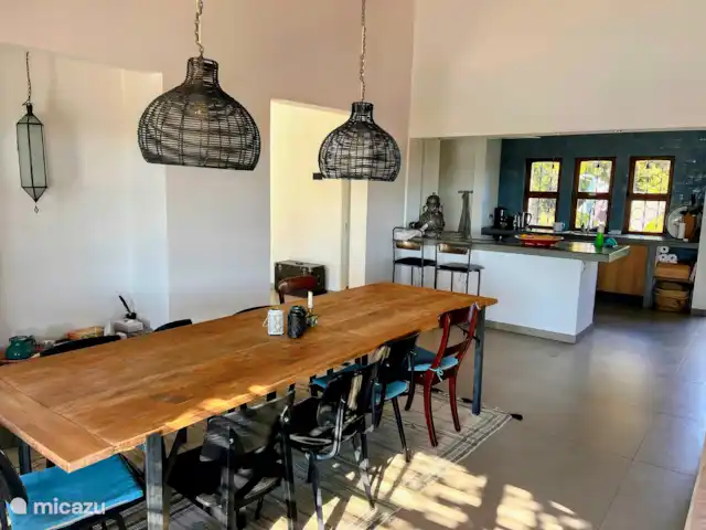 Casa Montes Raposos, maison familiale | Portugal, Algarve, Alcantarilha - villa Table à manger confortable directement dans la cuisine